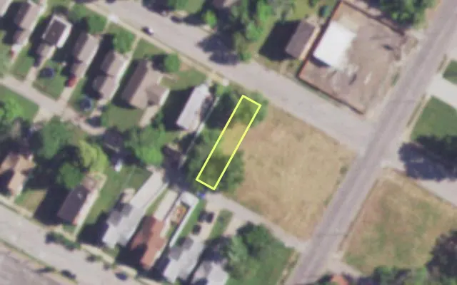 Aerial view of 3912 LINCOLN AV — vacant lot, St. Louis with approximate parcel outline