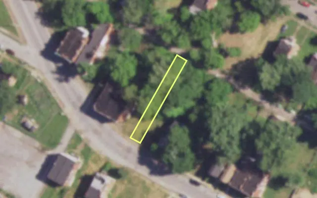 Aerial view of 4827 ST LOUIS AV — vacant lot, St. Louis with approximate parcel outline