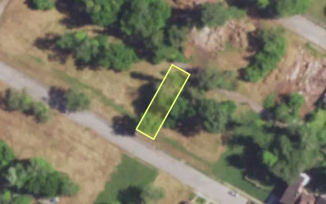 Aerial view of 4567 GARFIELD AV — vacant lot, St. Louis with approximate parcel outline