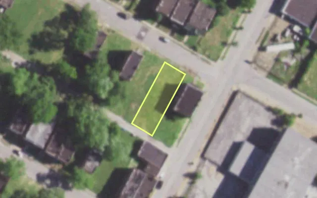 Aerial view of 5806 LOTUS AV — vacant lot, St. Louis with approximate parcel outline