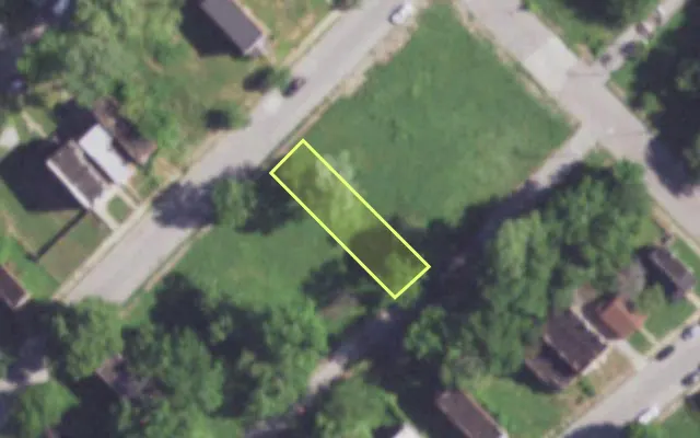 Aerial view of 2154 E COLLEGE AV — vacant lot, St. Louis with approximate parcel outline