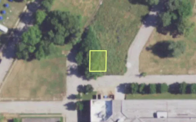 Aerial view of 3107 MAGAZINE ST — vacant lot, St. Louis with approximate parcel outline