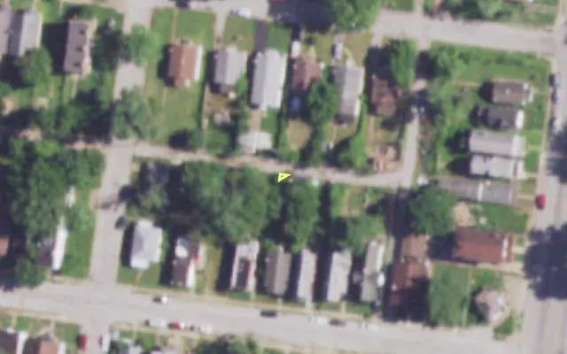 Aerial view of 825 H CANAAN AV — vacant lot, St. Louis with approximate parcel outline