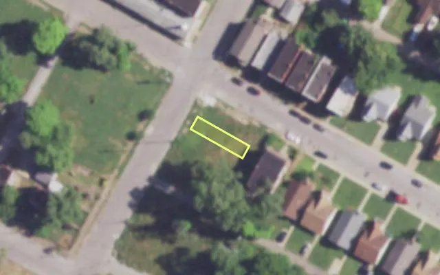 Aerial view of 2520 PRAIRIE AV — vacant lot, St. Louis with approximate parcel outline
