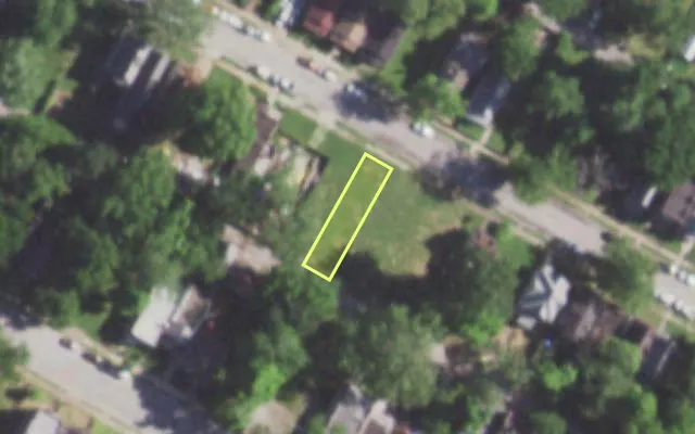 Aerial view of 5646 HIGHLAND AV — vacant lot, St. Louis with approximate parcel outline