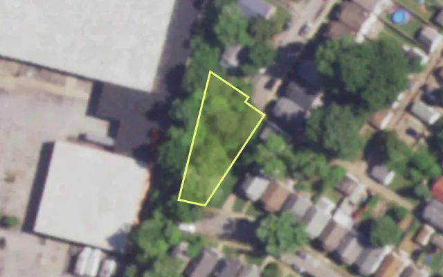 Aerial view of 3869 NEOSHO ST — vacant lot, St. Louis with approximate parcel outline