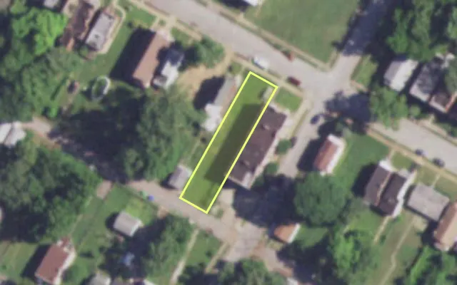 Aerial view of 4202 W LEXINGTON AV — vacant lot, St. Louis with approximate parcel outline