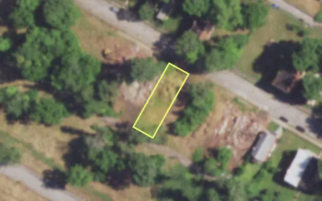Aerial view of 4558 NORTH MARKET ST — vacant lot, St. Louis with approximate parcel outline