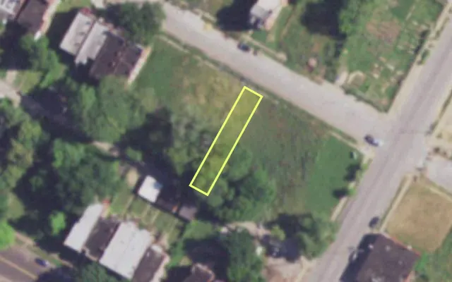 Aerial view of 3916 LABADIE AV — vacant lot, St. Louis with approximate parcel outline