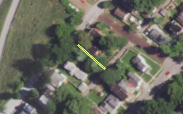 Aerial view of 6706 H IDAHO AV — vacant lot, St. Louis with approximate parcel outline