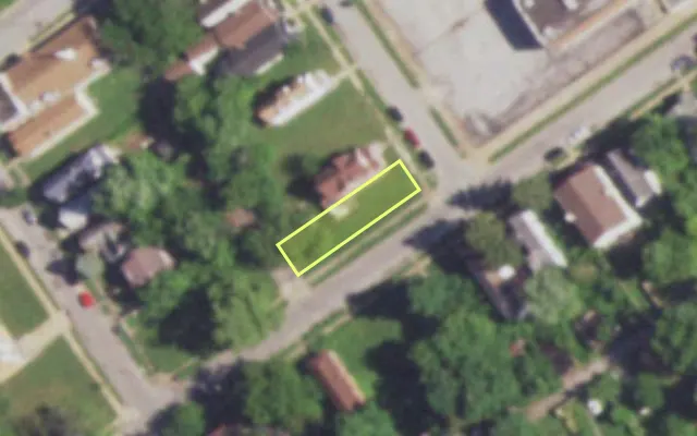 Aerial view of 5800 GARESCHE AV — vacant lot, St. Louis with approximate parcel outline