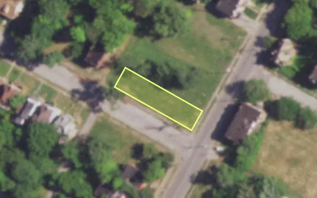 Aerial view of 1701 MARCUS AV — vacant lot, St. Louis with approximate parcel outline