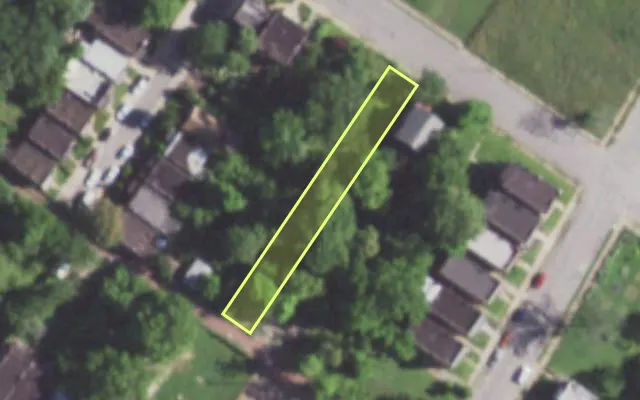 Aerial view of 5916 WELLS AV — vacant lot, St. Louis with approximate parcel outline