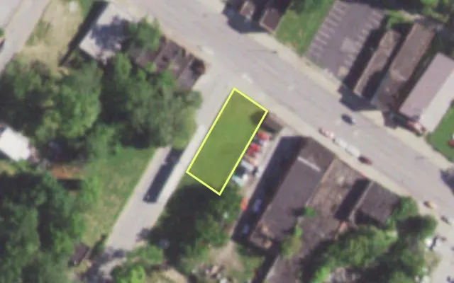 Aerial view of 1490 BLACKSTONE AV — vacant lot, St. Louis with approximate parcel outline