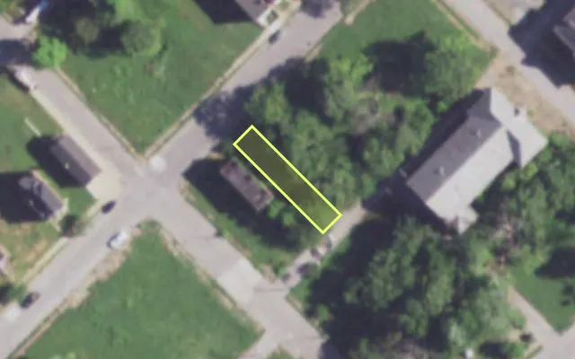 Aerial view of 2120 E COLLEGE AV — vacant lot, St. Louis with approximate parcel outline