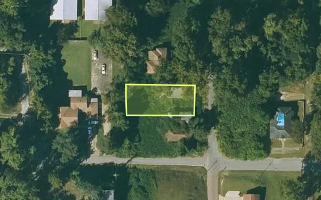 Aerial view of PHILLIPS County parcel 704-01169-000 — Arkansas post-auction with approximate parcel outline