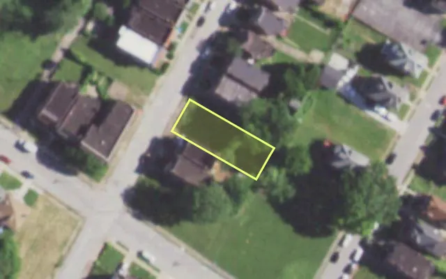 Aerial view of 1214 BLACKSTONE AV — vacant lot, St. Louis with approximate parcel outline