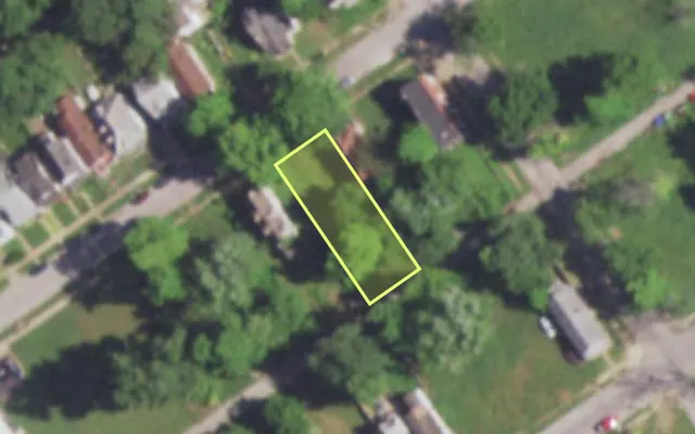 Aerial view of 5466 PLOVER AV — vacant lot, St. Louis with approximate parcel outline