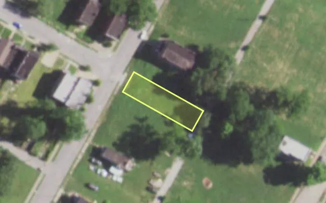 Aerial view of 1934 CLARA AV — vacant lot, St. Louis with approximate parcel outline