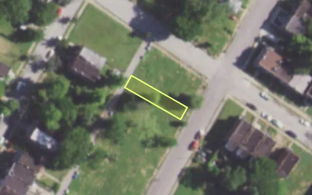 Aerial view of 1441 ARLINGTON AV — vacant lot, St. Louis with approximate parcel outline