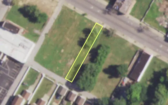 Aerial view of 4460 DR MARTIN LUTHER KING DR — vacant lot, St. Louis with approximate parcel outline