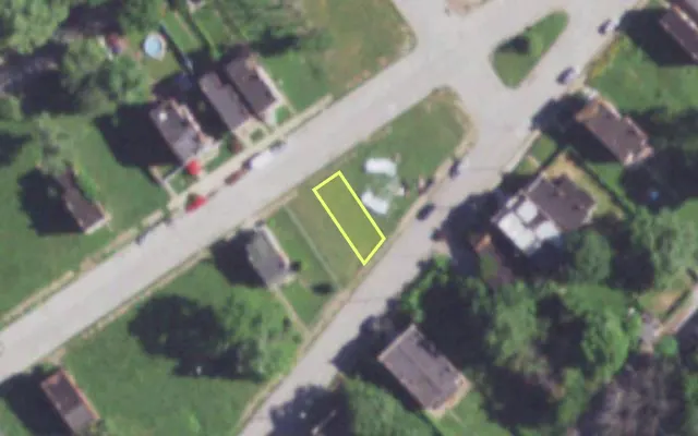 Aerial view of 2012 ALICE AV — vacant lot, St. Louis with approximate parcel outline