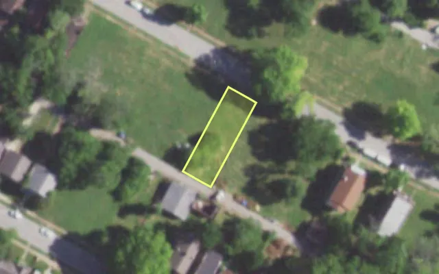Aerial view of 5850 TERRY AV — vacant lot, St. Louis with approximate parcel outline