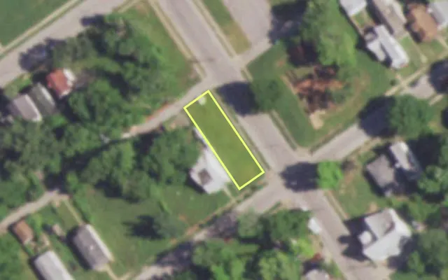 Aerial view of 4977 GENEVIEVE AV — vacant lot, St. Louis with approximate parcel outline