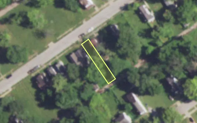 Aerial view of 5236 WREN AV — vacant lot, St. Louis with approximate parcel outline