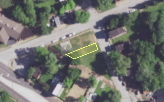 Aerial view of 3833 PARNELL ST — vacant lot, St. Louis with approximate parcel outline