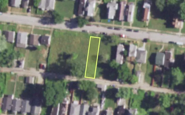 Aerial view of 938 ELIAS AV — vacant lot, St. Louis with approximate parcel outline