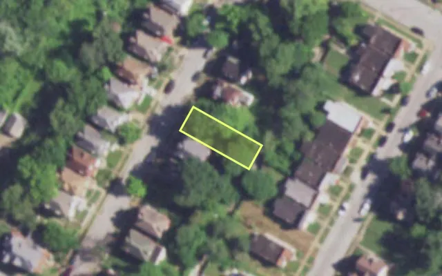 Aerial view of 4026 DRYDEN AV — vacant lot, St. Louis with approximate parcel outline