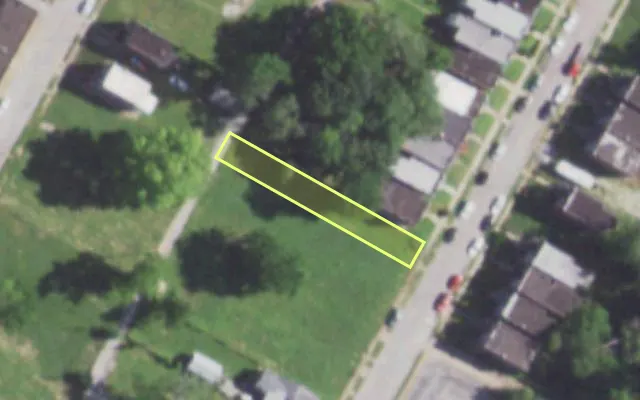 Aerial view of 2601 BURD AV — vacant lot, St. Louis with approximate parcel outline