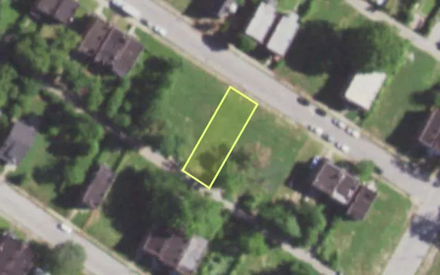 Aerial view of 5924 HIGHLAND AV — vacant lot, St. Louis with approximate parcel outline