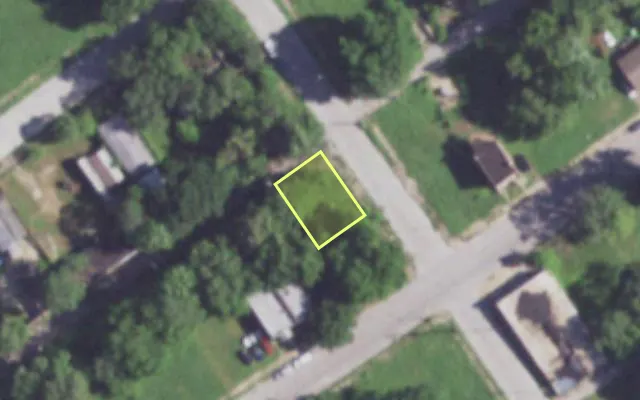 Aerial view of 5007 N 20TH ST — vacant lot, St. Louis with approximate parcel outline