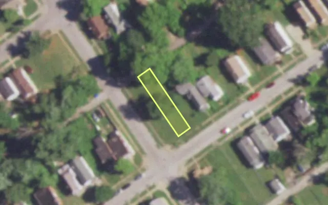 Aerial view of 4903 ALCOTT AV — vacant lot, St. Louis with approximate parcel outline
