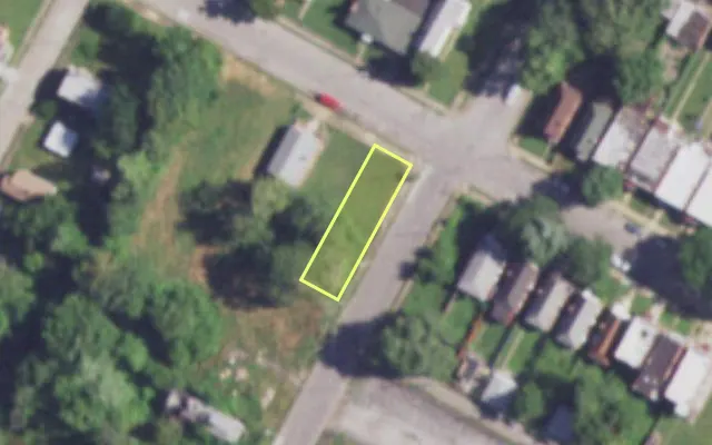Aerial view of 4200 W ASHLAND AV — vacant lot, St. Louis with approximate parcel outline