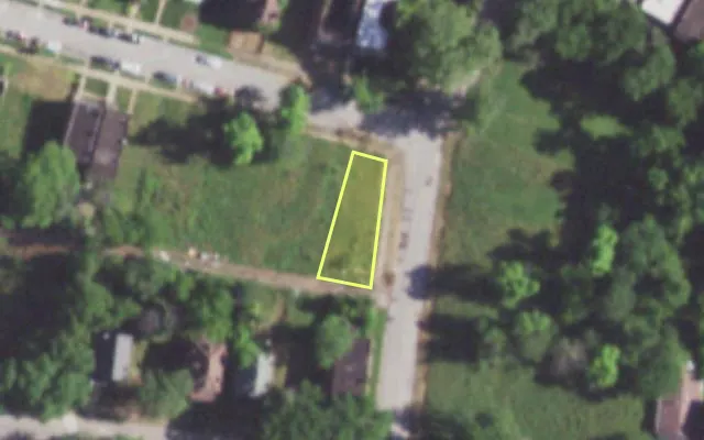 Aerial view of 6000 SUBURBAN AV — vacant lot, St. Louis with approximate parcel outline