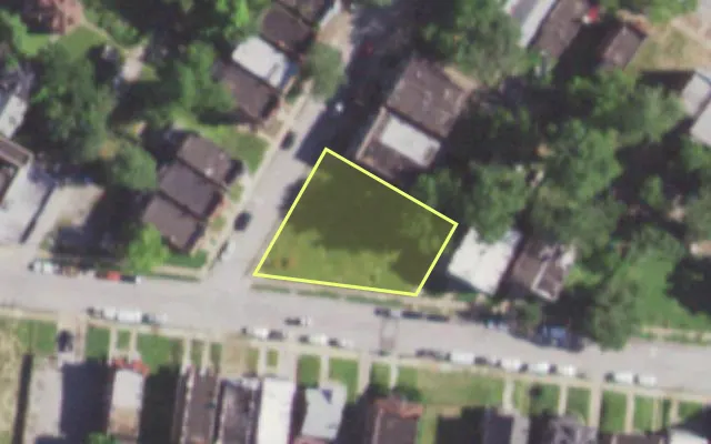 Aerial view of 1204 MONTCLAIR AV — vacant lot, St. Louis with approximate parcel outline