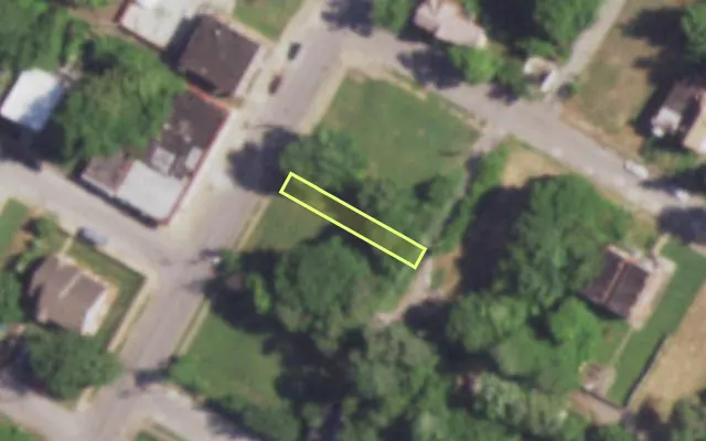 Aerial view of 2618 MARCUS AV — vacant lot, St. Louis with approximate parcel outline