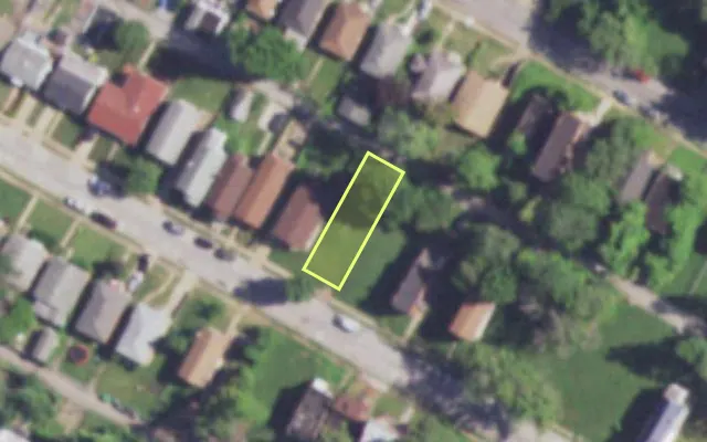 Aerial view of 4471 BESSIE AV — vacant lot, St. Louis with approximate parcel outline