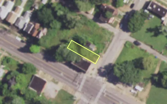 Aerial view of 1305 N TAYLOR AV — vacant lot, St. Louis with approximate parcel outline
