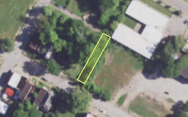 Aerial view of 3631 HEBERT ST — vacant lot, St. Louis with approximate parcel outline