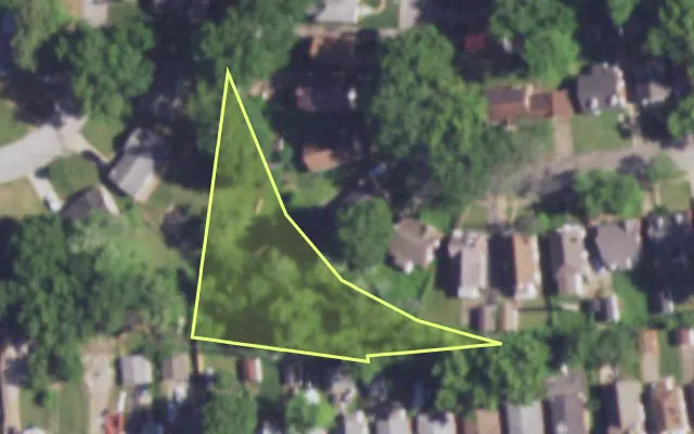 Aerial view of 9133 R EDNA ST — vacant lot, St. Louis with approximate parcel outline