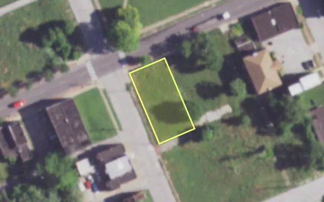 Aerial view of 1926 SALISBURY ST — vacant lot, St. Louis with approximate parcel outline