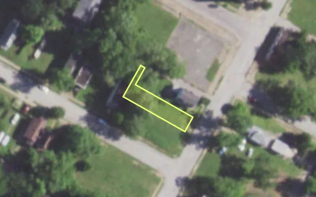 Aerial view of 2635 CLARA AV — vacant lot, St. Louis with approximate parcel outline
