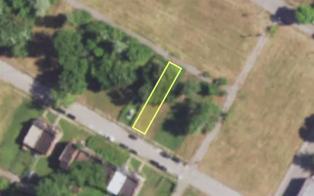 Aerial view of 4525 COTTAGE AV — vacant lot, St. Louis with approximate parcel outline