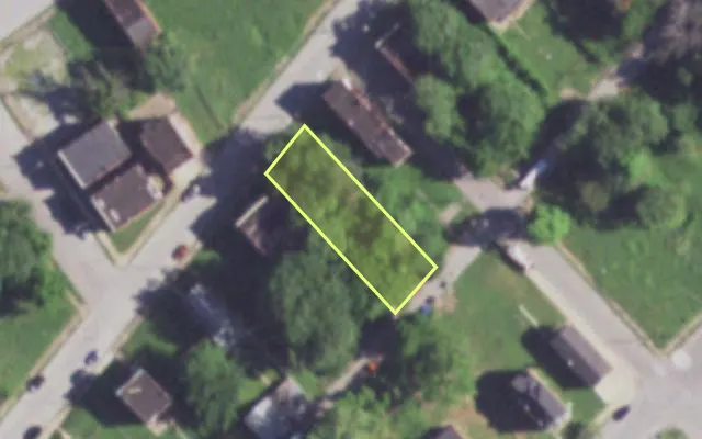Aerial view of 2106 E WARNE AV — vacant lot, St. Louis with approximate parcel outline