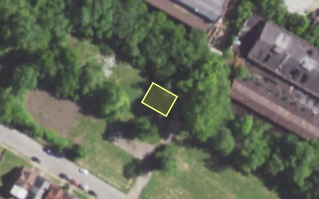 Aerial view of 2729 HAMILTON AV — vacant lot, St. Louis with approximate parcel outline