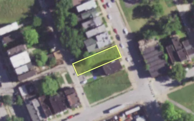 Aerial view of 3911 N 20TH ST — vacant lot, St. Louis with approximate parcel outline